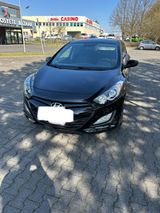 Hyundai i30 CW 1.4 FIFA World Cup EDITION *TÜV NEU* - Hyundai i30: Schwarz, Cw