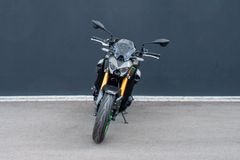 KAWASAKI Z 900 SE 2026 Performance + AKRA + Quickshifter