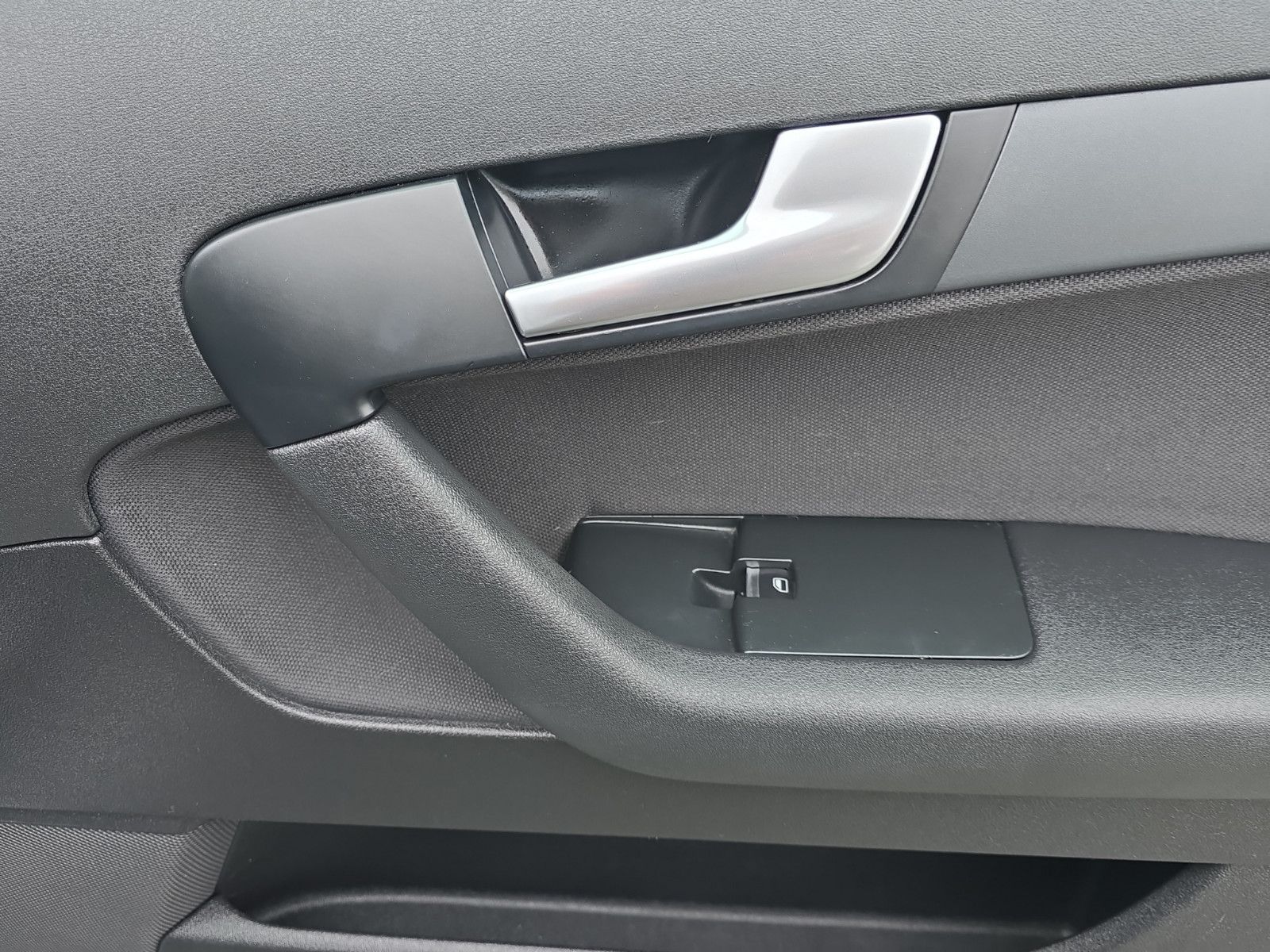 Fahrzeugabbildung Audi A3 Sportback 1.2 TFSI Attraction+Klima+SHZ