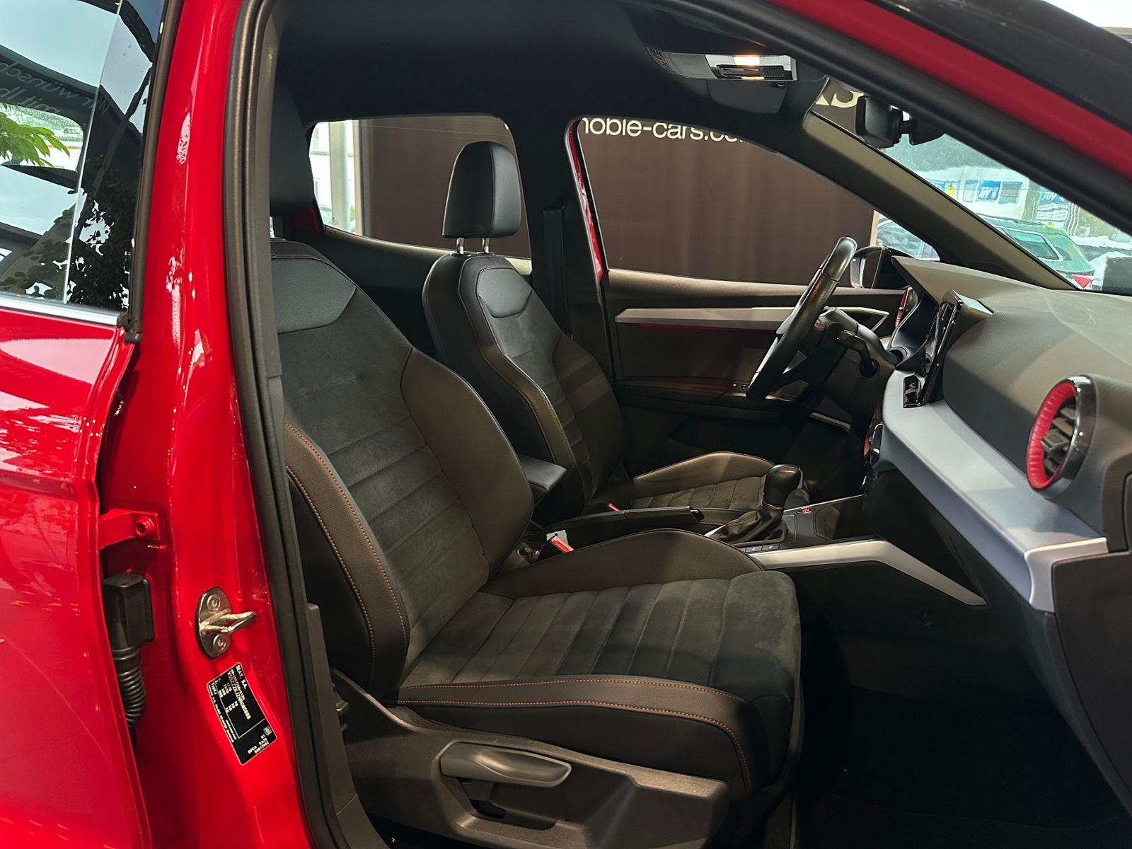Fahrzeugabbildung SEAT ARONA 1.5 TSI FR AHK ACC LED NAV SHZ