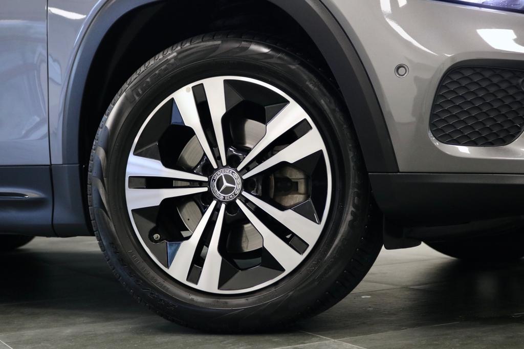 Mercedes-Benz GLB 180