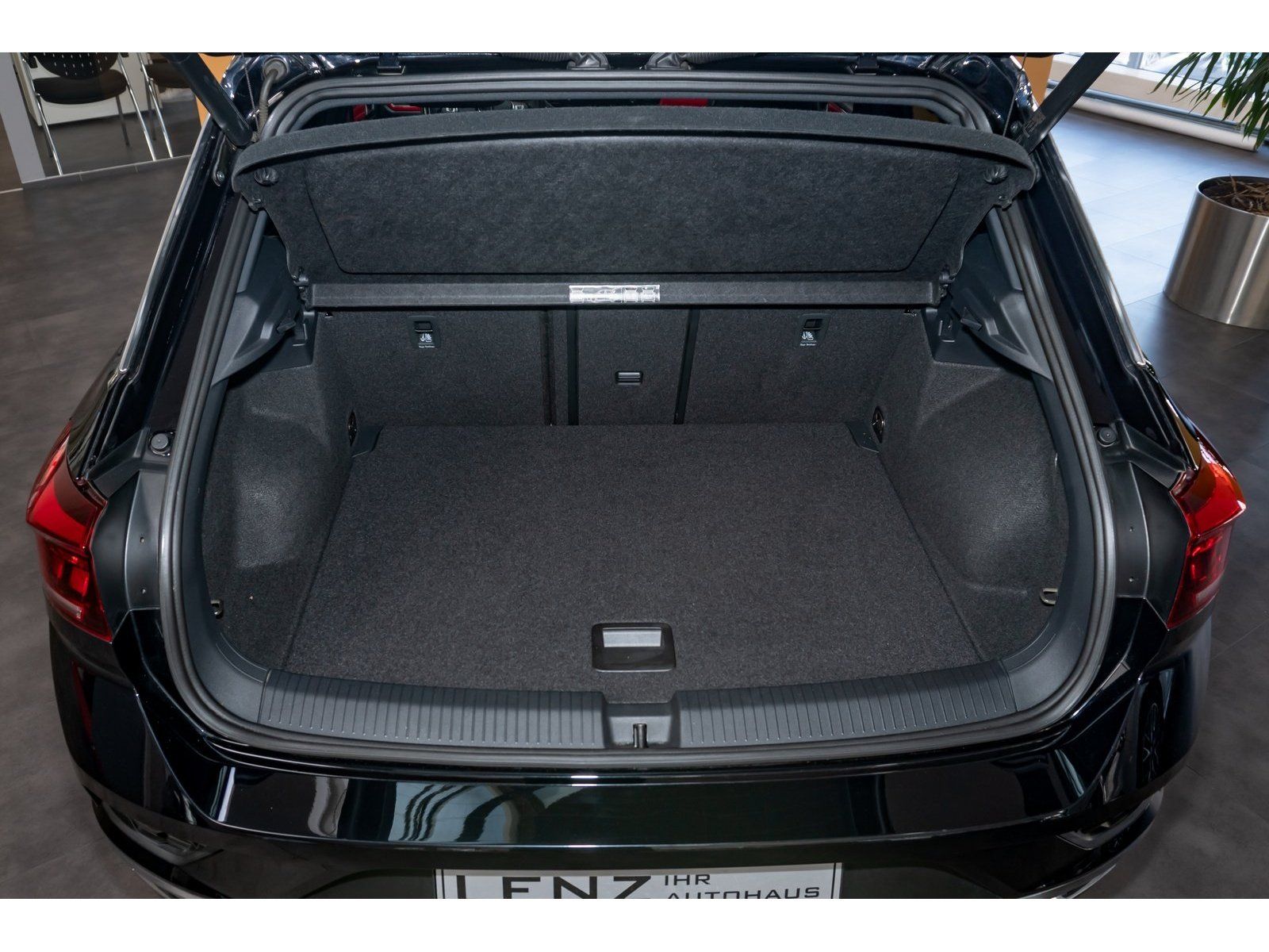Fahrzeugabbildung Volkswagen T-Roc Sport 4Motion TDI DSG *AHK*Cam*Navi*LED*