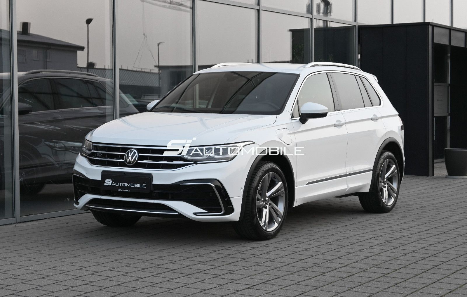 Fahrzeugabbildung Volkswagen Tiguan 1.4 eHybrid DSG R-Line °ACC°AHK°360°-KAM°