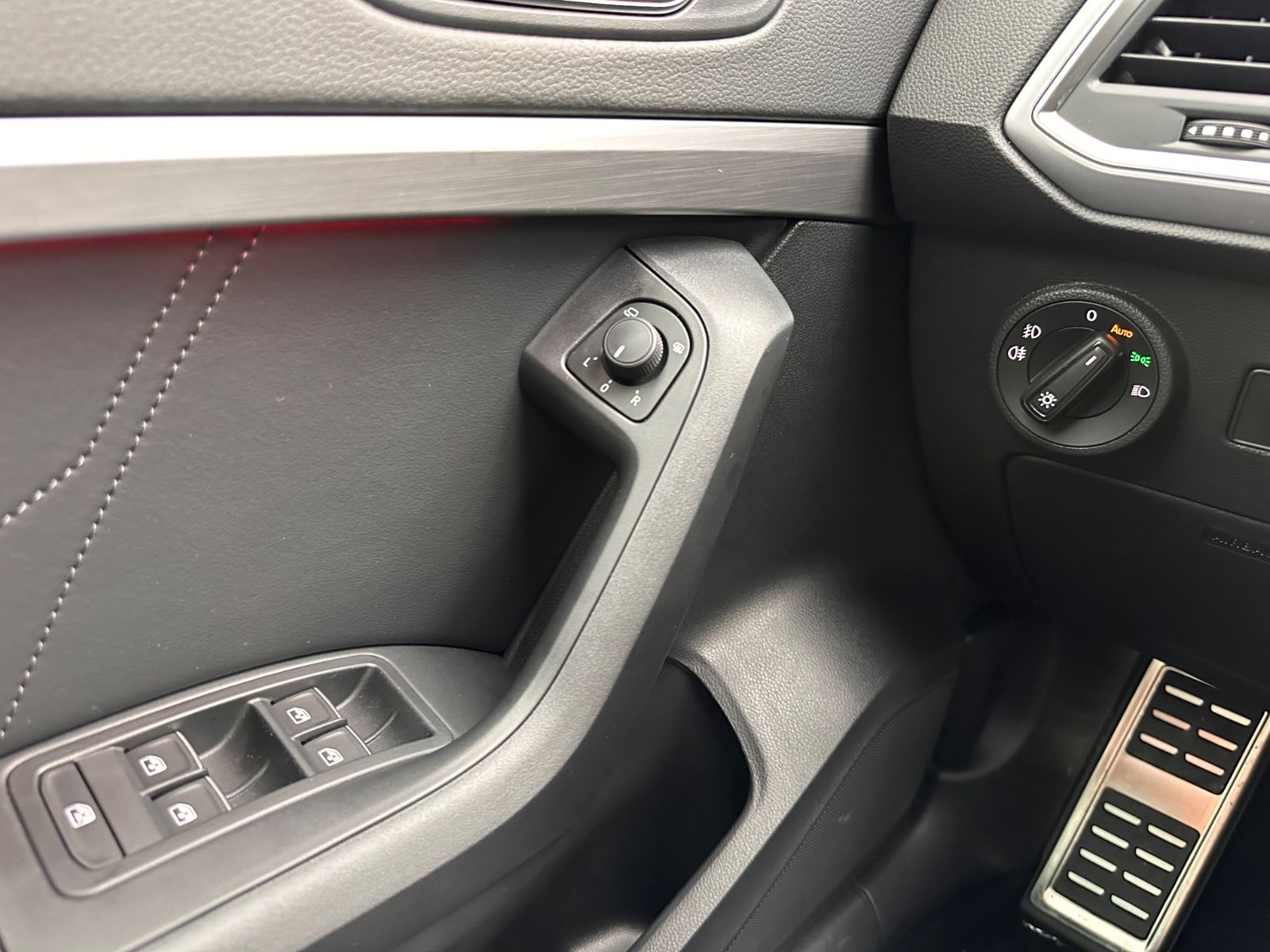 Fahrzeugabbildung SEAT Ateca FR 1.5 TSI DSG AHK/ACC/NAVI/LED/eHeck/SHZ