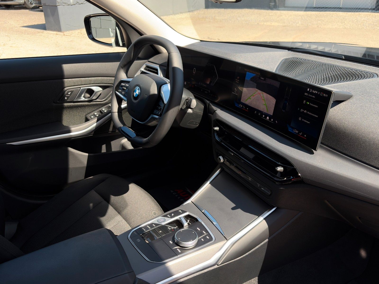 Fahrzeugabbildung BMW 318i Touring CockPit+ Alarm 3Z-Klima Kamera SHZ