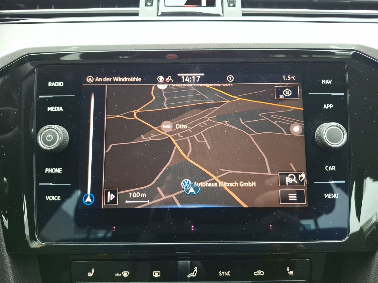 Fahrzeugabbildung Volkswagen Passat Variant TDI Business DSG 4M LED Navi ACC