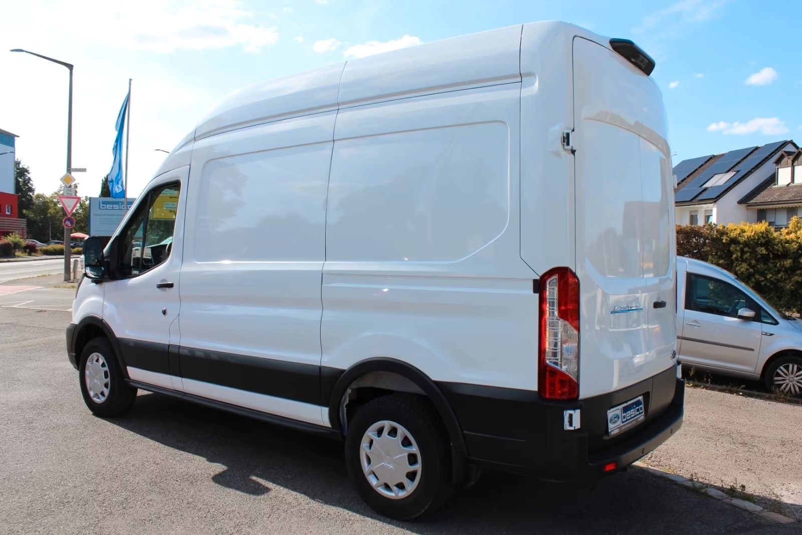 Ford E-Transit Kasten 350 L2H3*Navi*Express Line*PDC imagem 2