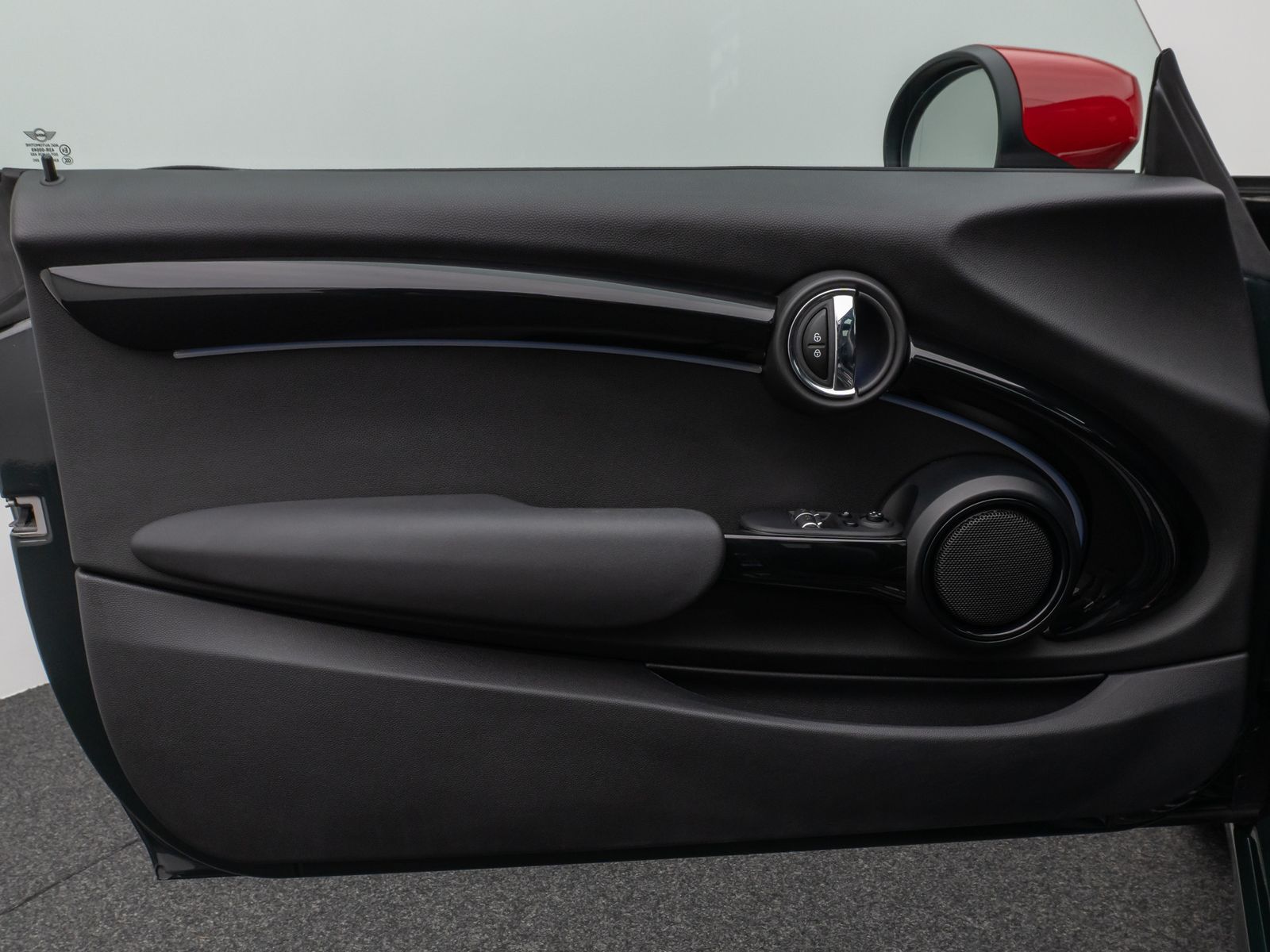 Fahrzeugabbildung MINI John Cooper Works Panorama Kamera HUD DAB Sport