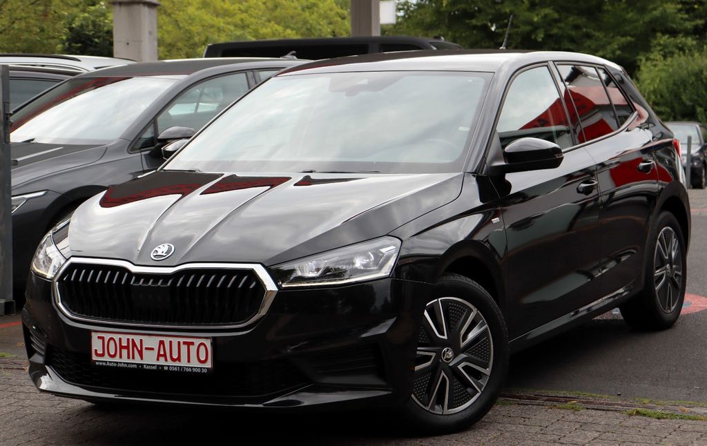SKODA Fabia Tour 1.0 TSI *DSG*1.Hd*VCP*LED*ALU*PDC*CAM
