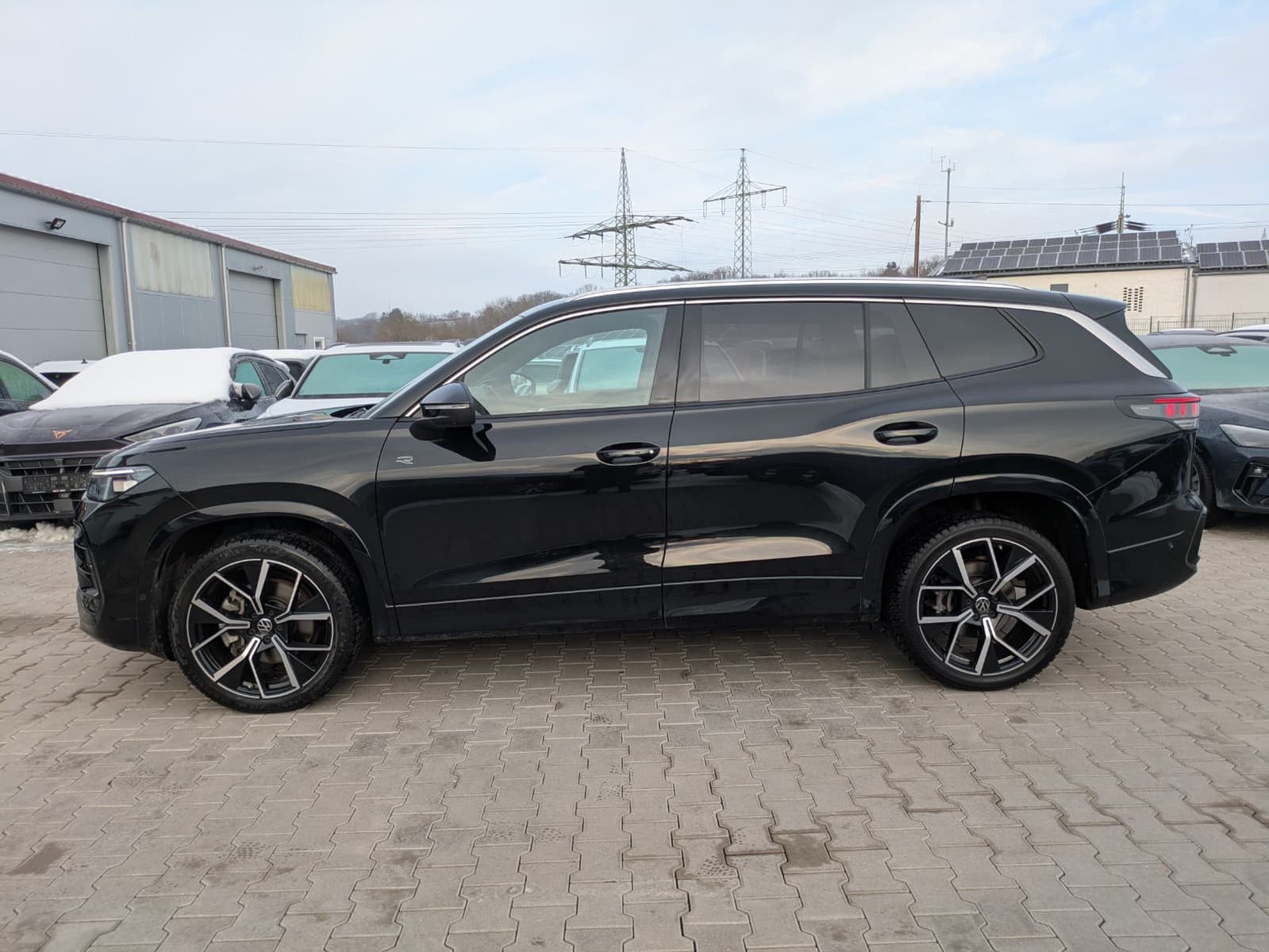 Fahrzeugabbildung Volkswagen Tayron 2.0 TDI 4M R-Line 7Si*MATRIX*AHK*PANO*HUD