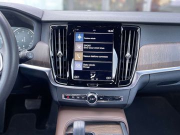 Volvo V90 Cross Country - 10