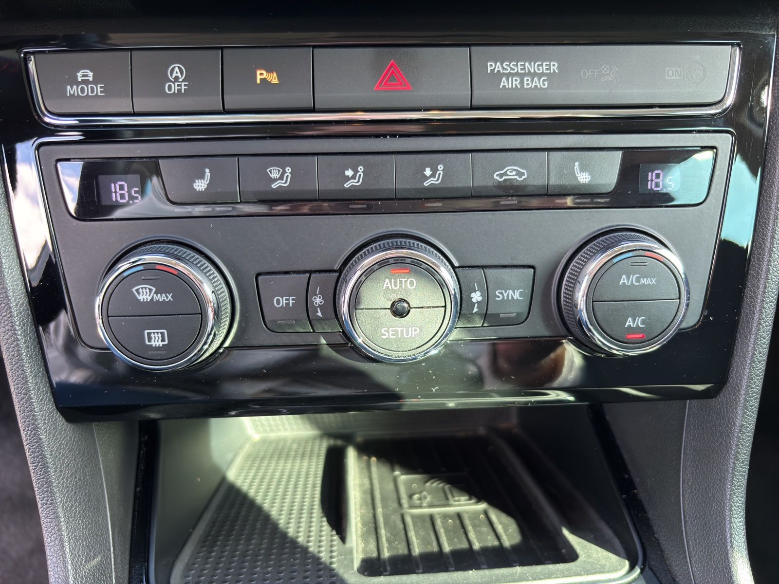 Fahrzeugabbildung SEAT Leon ST FR 1.5 TSI LED RFK Keyless SH