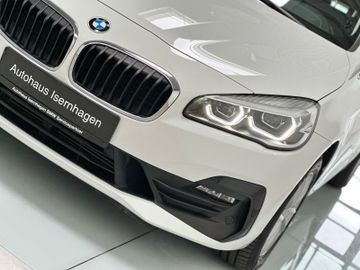 Fahrzeugabbildung BMW 218d Navi Parkassistent HiFi LM Sportsitze LED