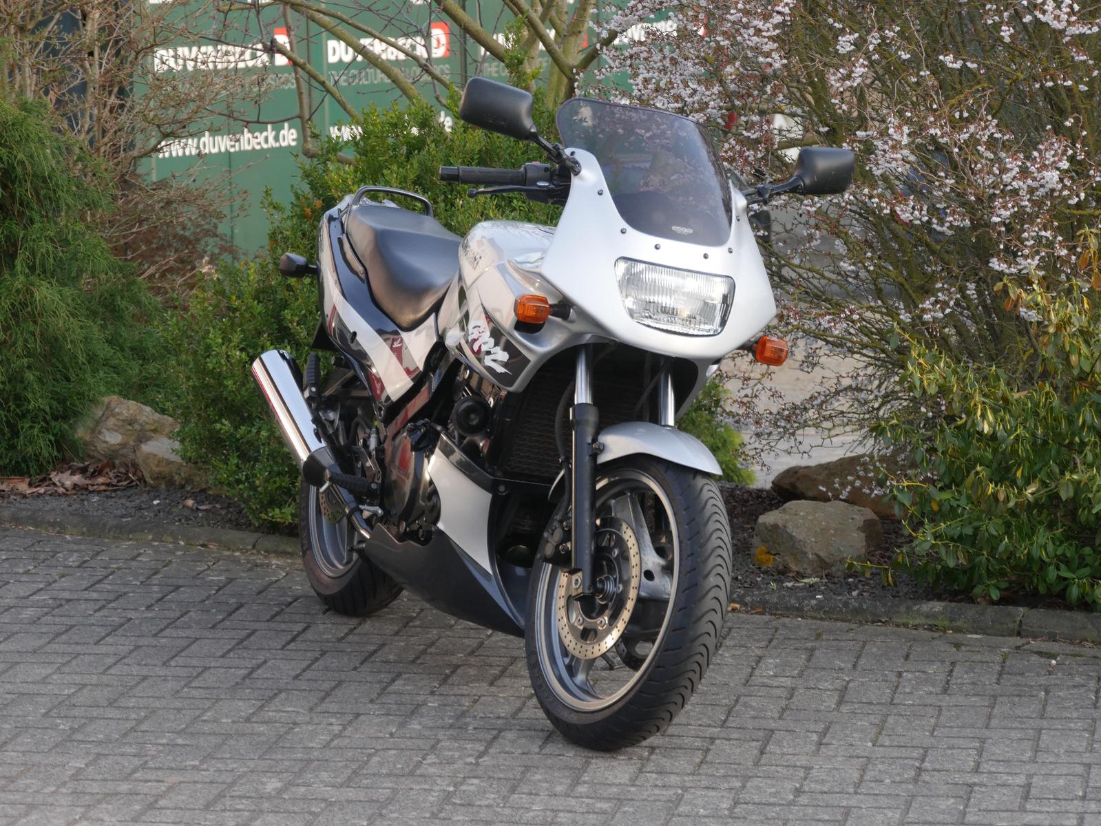 Kawasaki GPZ 500 S