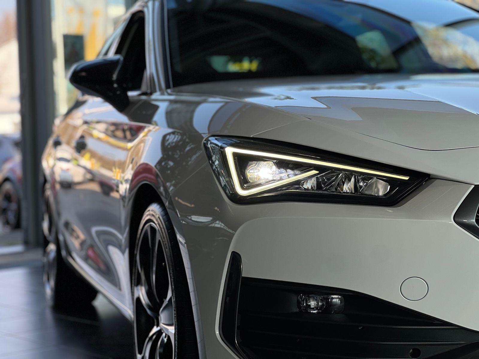 Fahrzeugabbildung CUPRA Leon Lim. VZ e-Hybrid FULL LINK LED NAVI