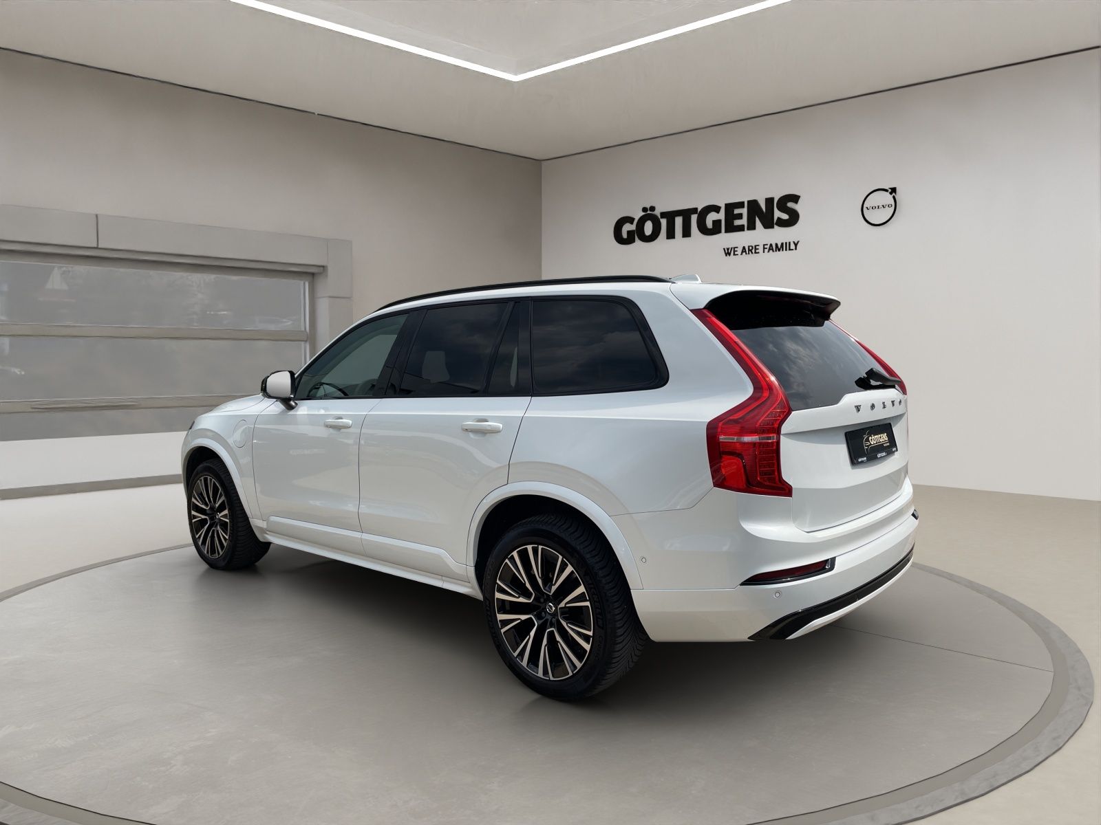 Volvo XC90 T8 AWD Plus Dark LUFT AHK PANO 360° foto 3