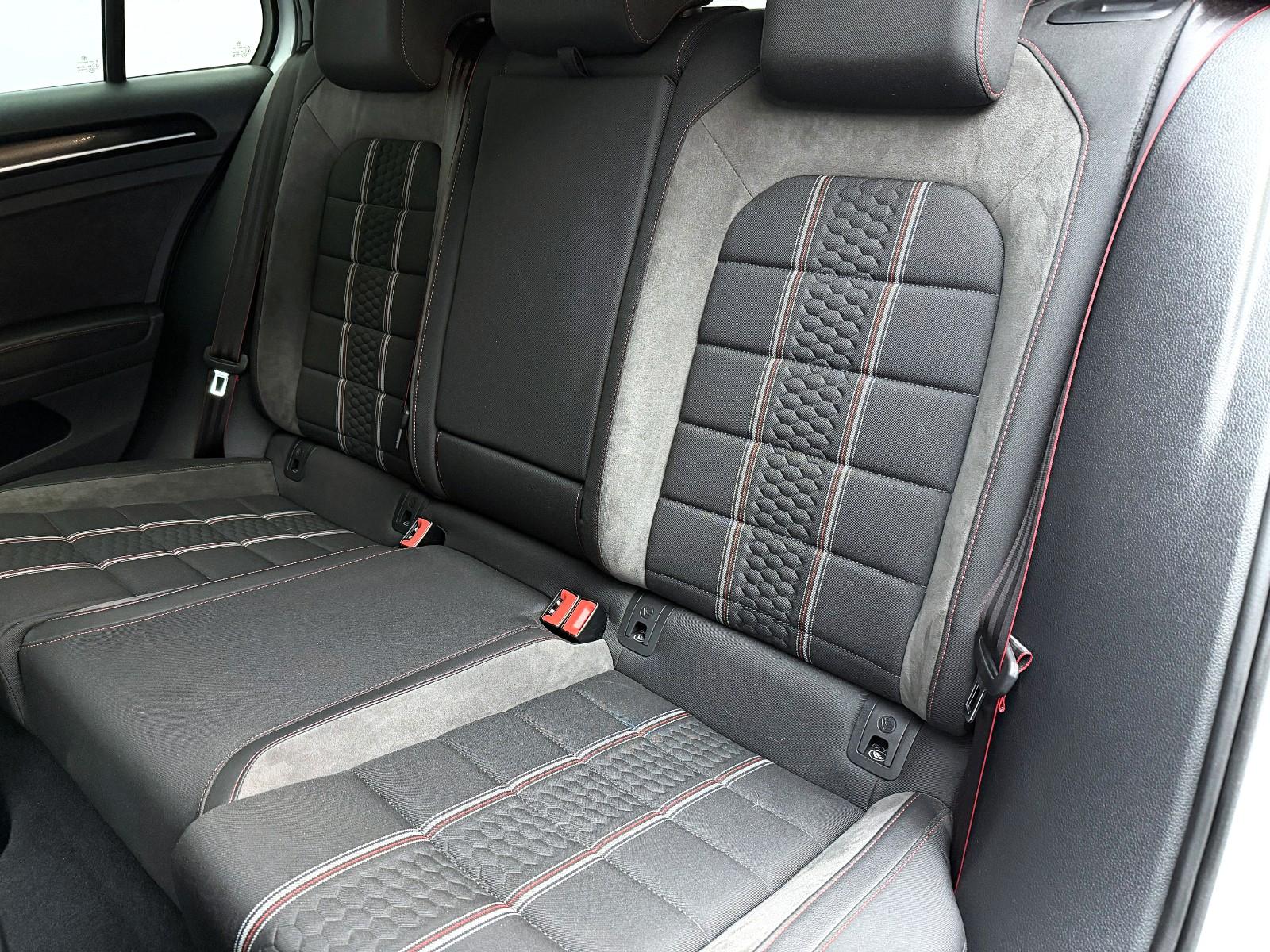 Volkswagen Golf VII Lim. GTI Clubsport BMT *OZ*AIRLIFT*SHZ