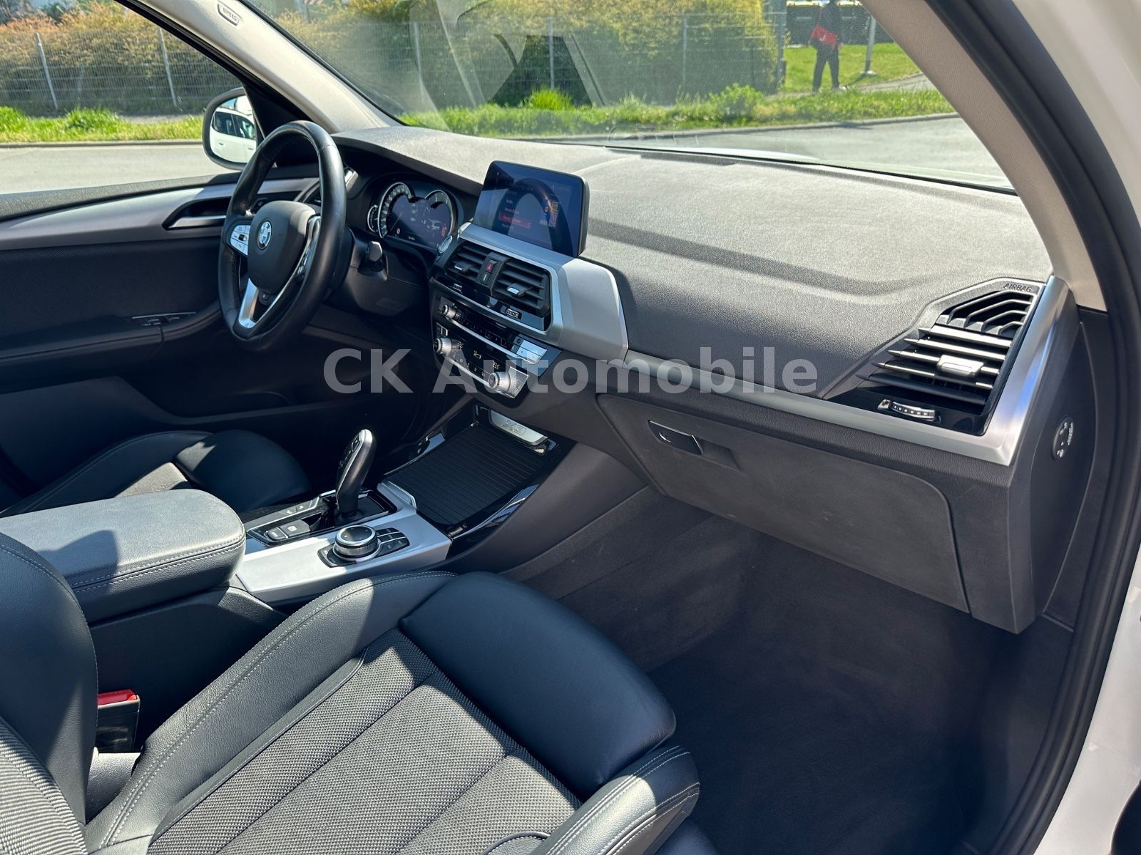 Fahrzeugabbildung BMW X3 xDrive20d Advantage/Navi/Head-Up/Pano/AHK