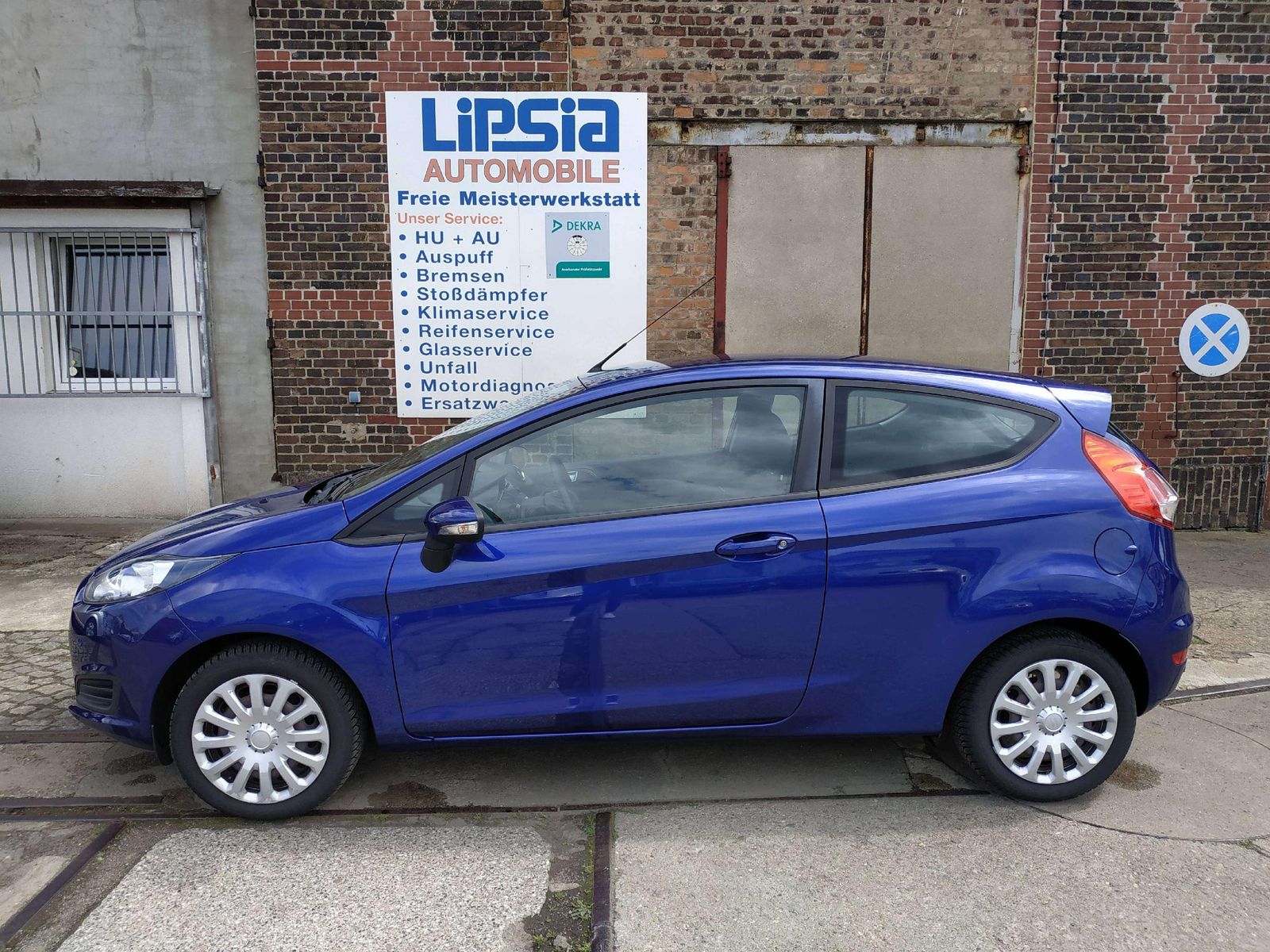 Fiesta 1.0/ TÜV NEU/ wenig KM/ Allwetterreifen/  – Bild 3