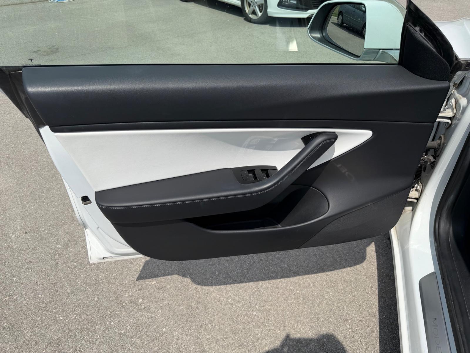 TESLA MODEL 3 306CH - STANDARD PLUS - RWD - INTERIEUR CUIR BLANC