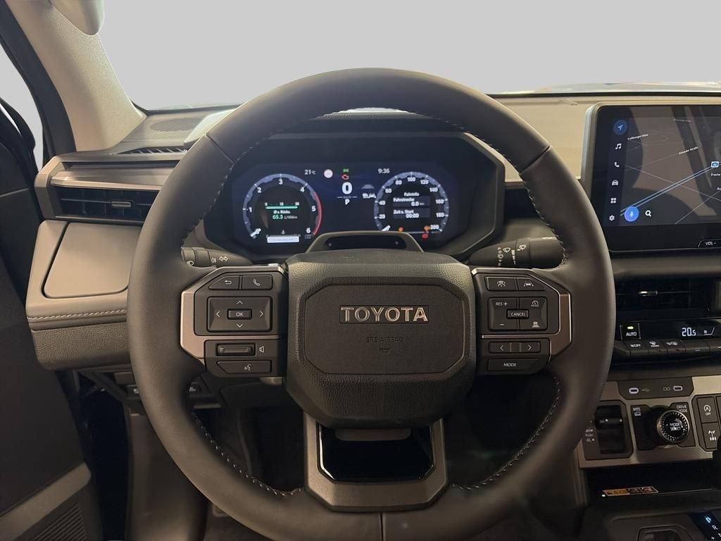 Toyota Hilux Double Cab 2.8 D MHEV 4×4 Invincible