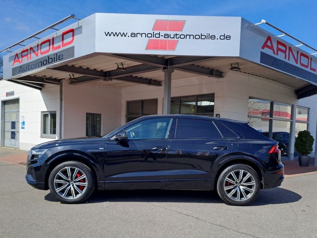 Image of Audi Q8