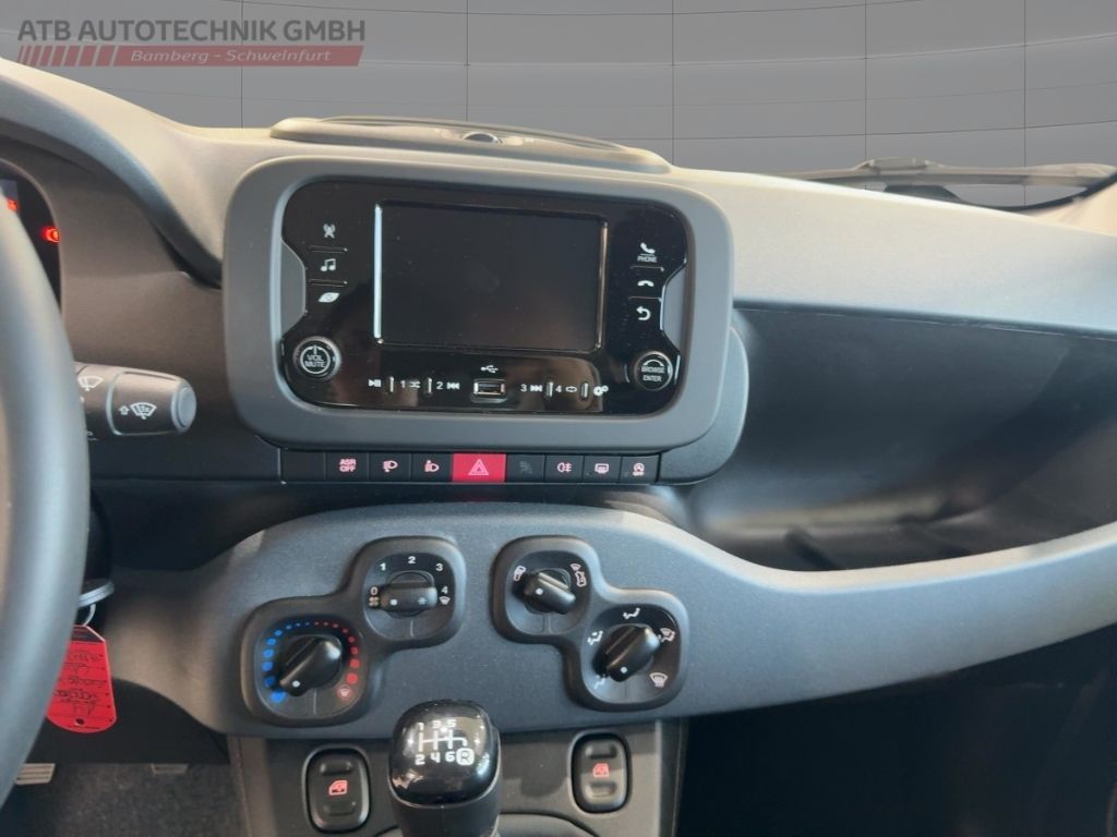 Fahrzeugabbildung Fiat Pandina Icon, PDC hinten,DAB,Klima,ZV,Radio,Temp