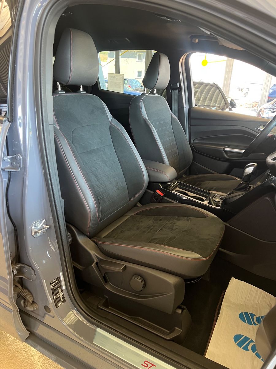 Fahrzeugabbildung Ford Kuga ST-Line Automatik