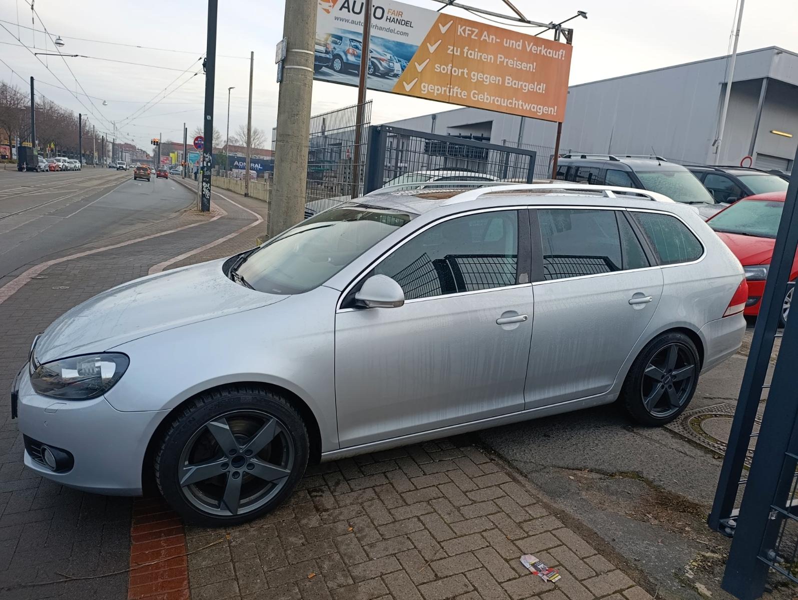 Volkswagen Golf VI Variant Highline*PANO*DSG*PDC*SITZH*TEMP