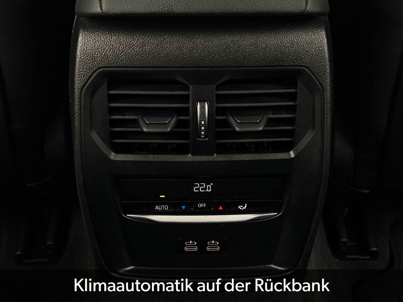 Fahrzeugabbildung BMW 330e Touring ACC HuD HiFi CAM Navi LED CarPlay