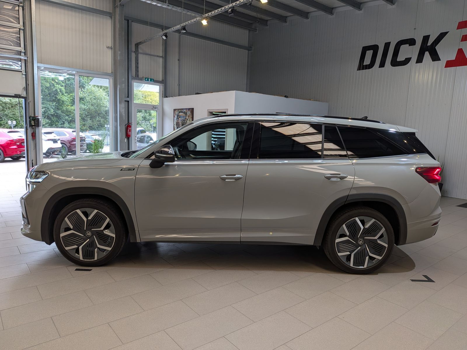 Fahrzeugabbildung SKODA Kodiaq 2.0TDI SPORTLINE*MEMOR*CAM*LED*ACC*7-SITZ