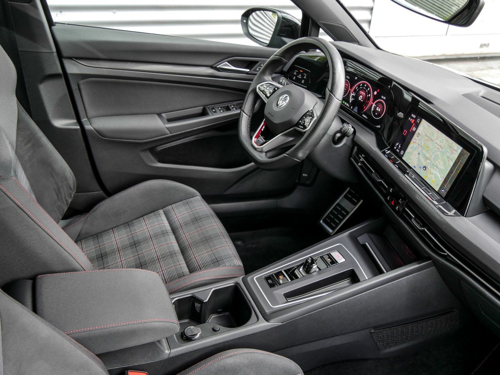 Volkswagen Golf VIII GTI 2.0 TSI ACC DCC MATRIX KAMERA KEYL foto 3