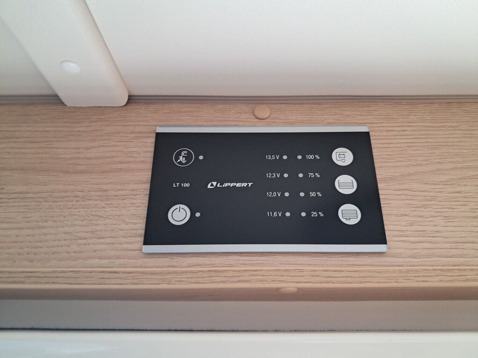 Fahrzeugabbildung Sunlight Adventure V 66 Automatik, Dörr Edition, TV