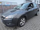 Ford Focus Lim. Style + 1.Hand TÜV neu - Ford Focus: Style