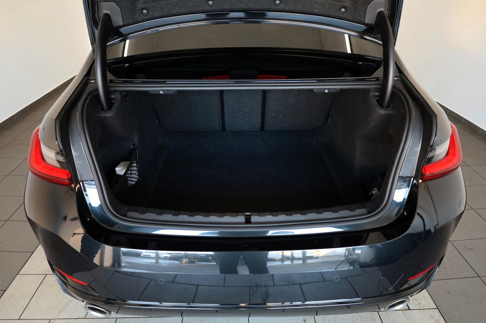 Fahrzeugabbildung BMW Lim 320i xDrive ,Head-Up, Navi,LED,SH,Teilleder