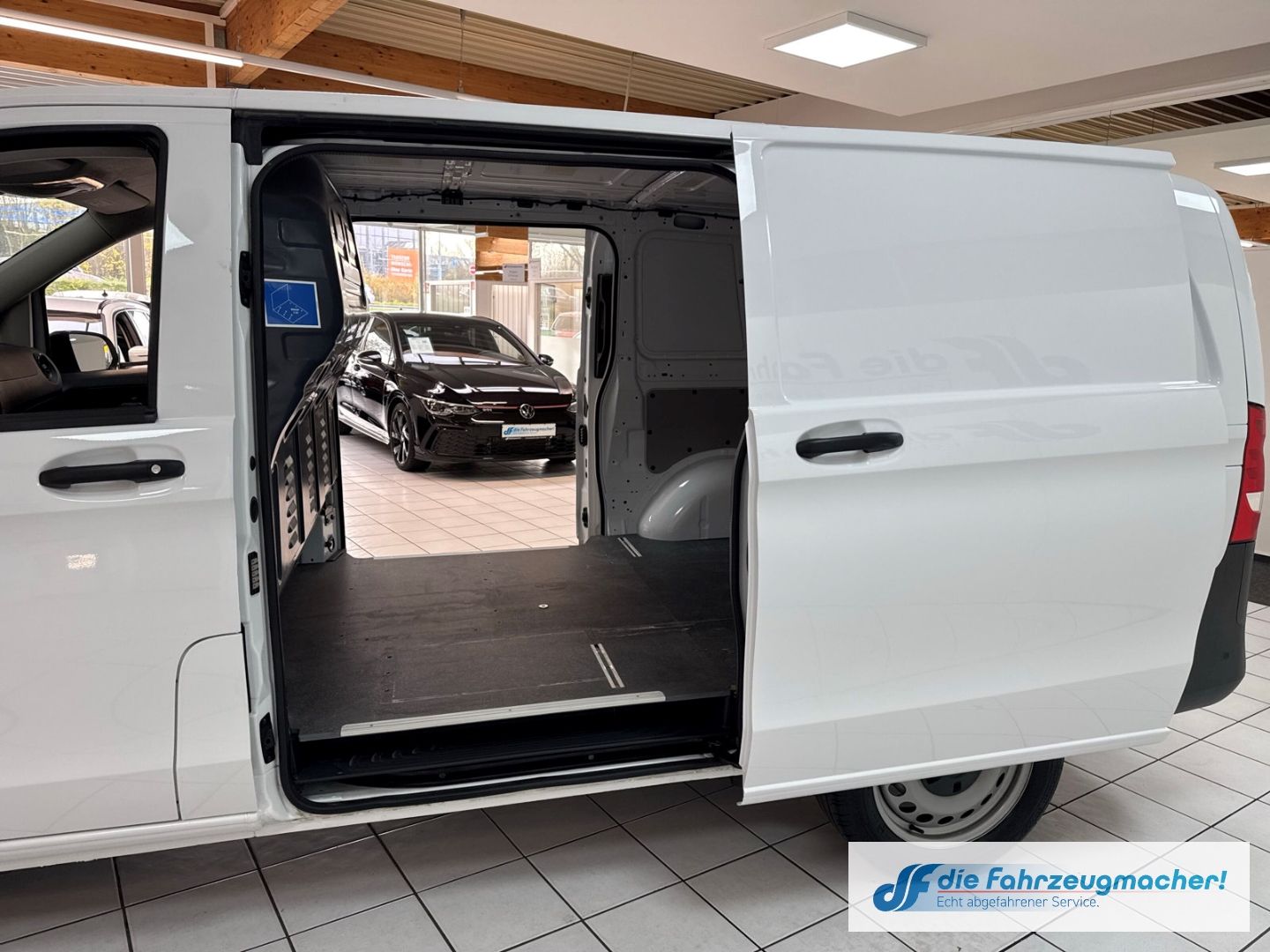 Fahrzeugabbildung Mercedes-Benz Vito Kasten 114 CDI RWD lang Navi DAB SHZ Rückfa