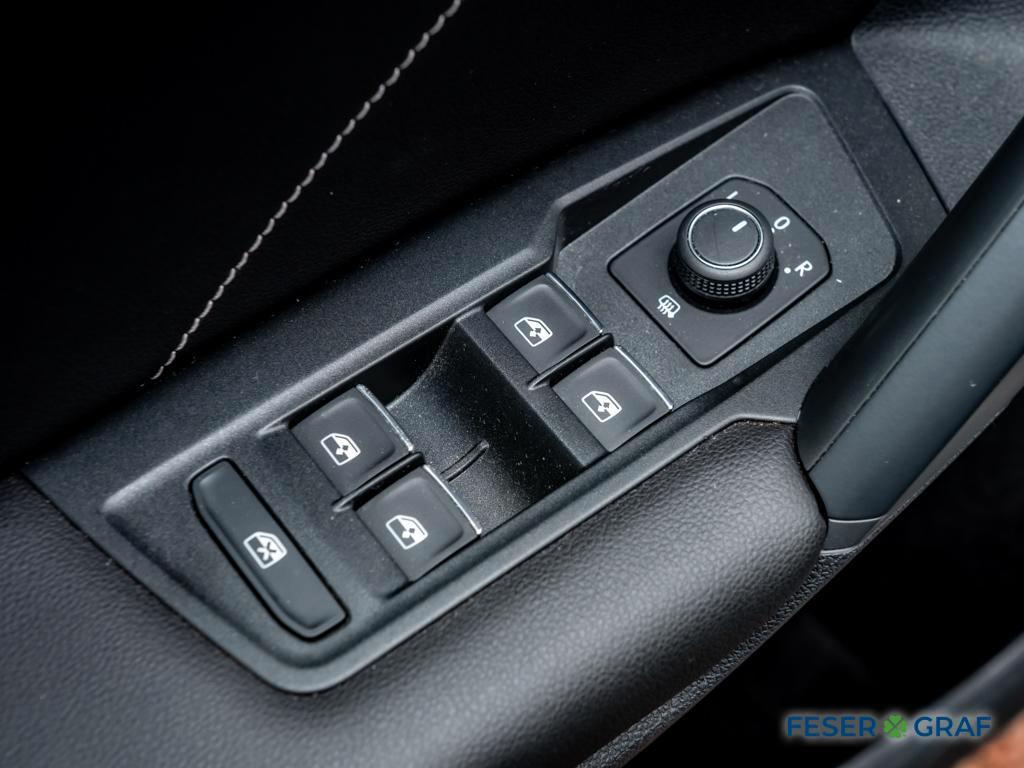 Volkswagen Tiguan 2.0 TDI R-Line DSG/LED/ACC/Navi/CarPlay