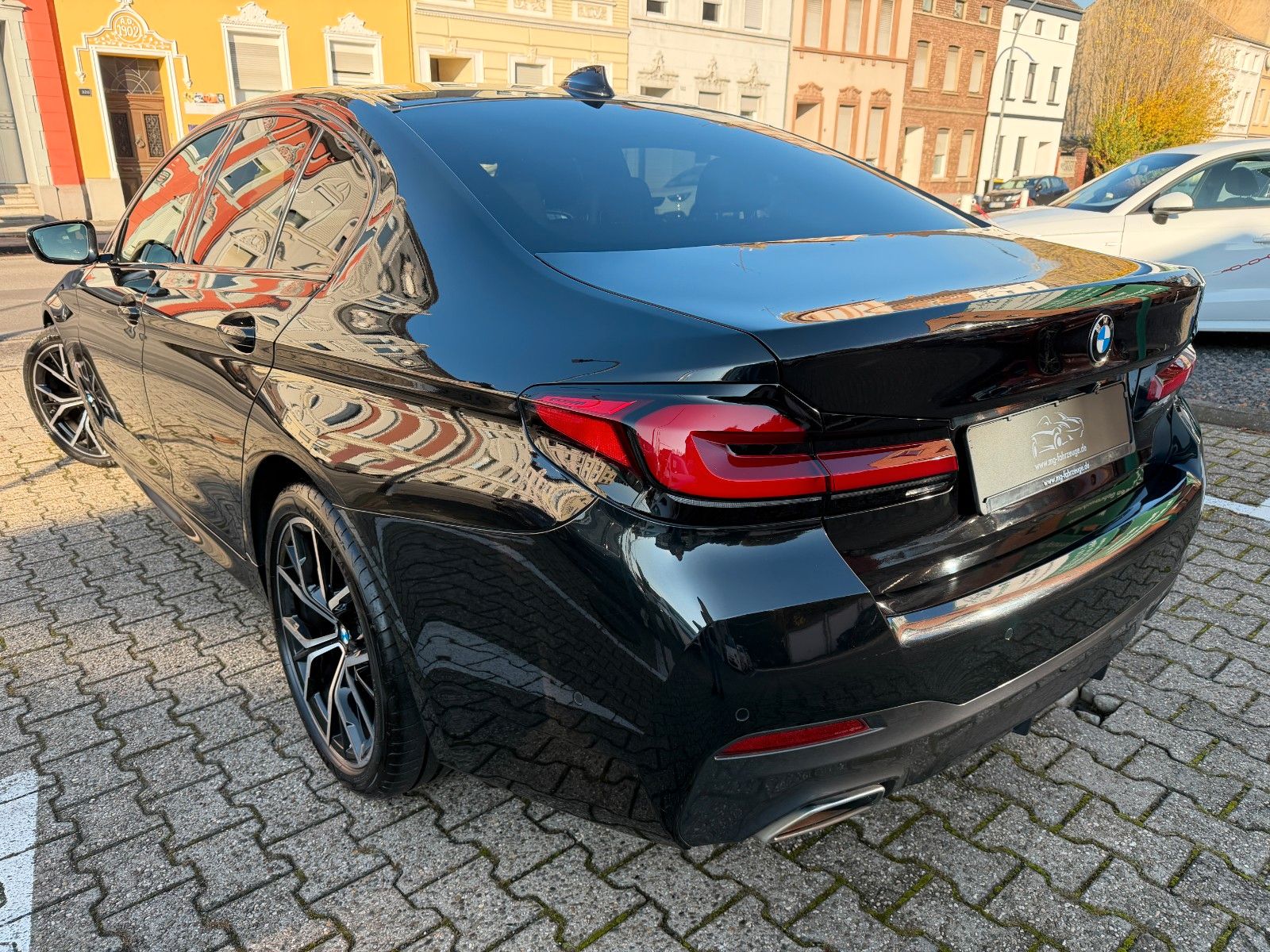 Fahrzeugabbildung BMW 530 d xDrive M SPORTPAKET STANDHEIZUNG KAMERA