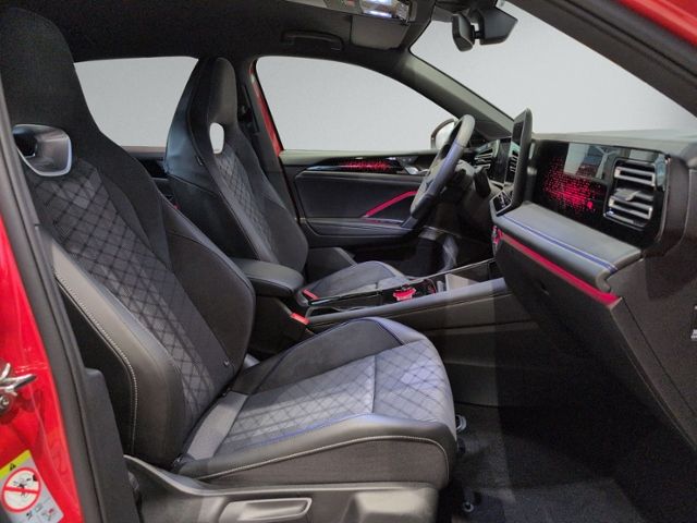 Tiguan 2.0 TDI DSG R-LINE AHK+NAVI.+ACC+HEAD-UP+