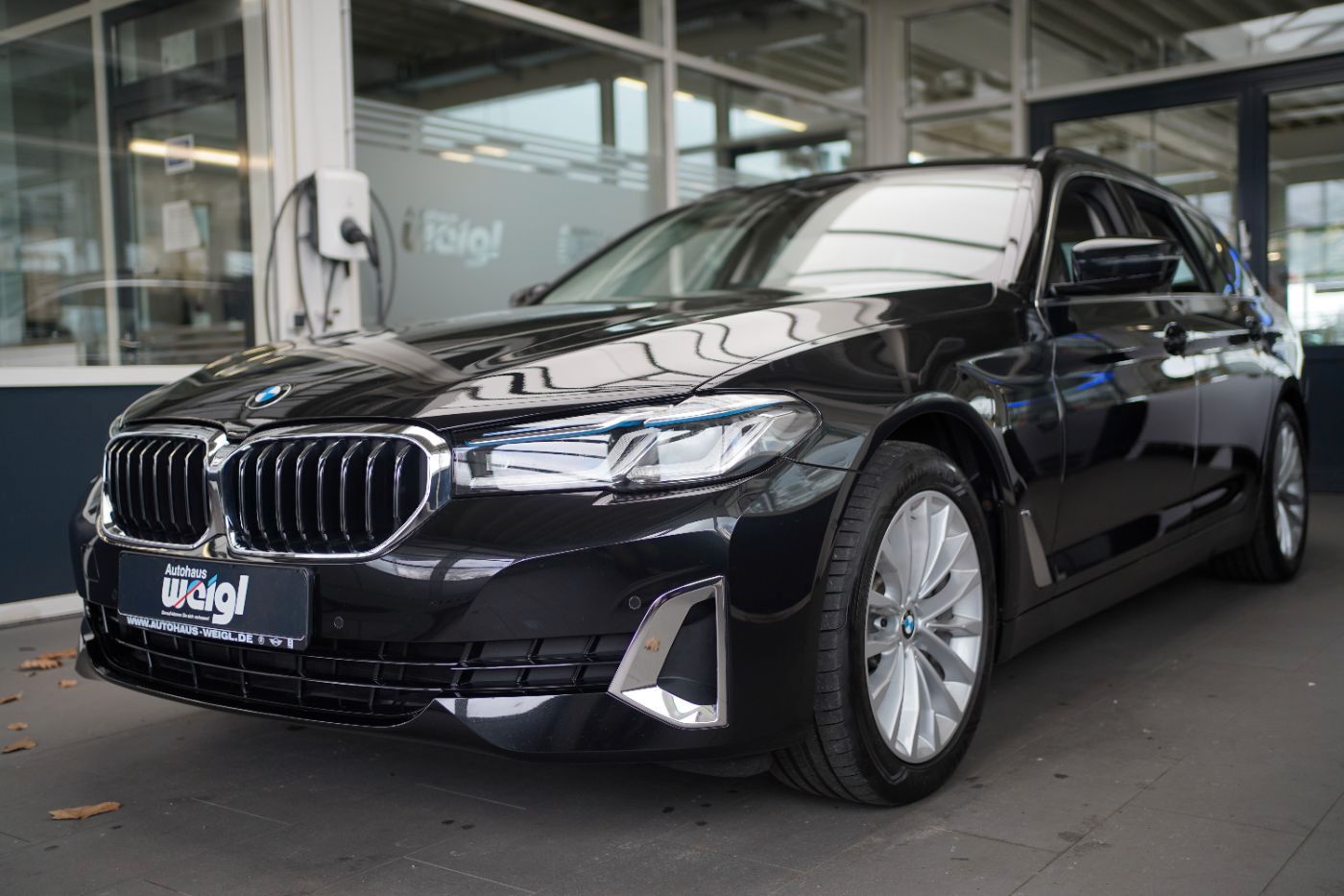 Fahrzeugabbildung BMW 520d Luxury Line Laserlicht+Komfortzugang+Head-U
