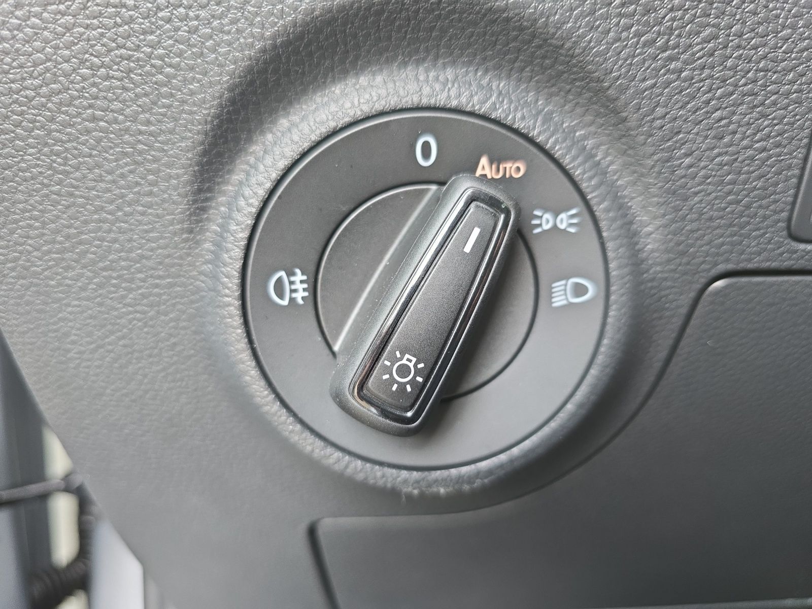 Fahrzeugabbildung SEAT Arona FR 1.5 TSI DSG ACC LED