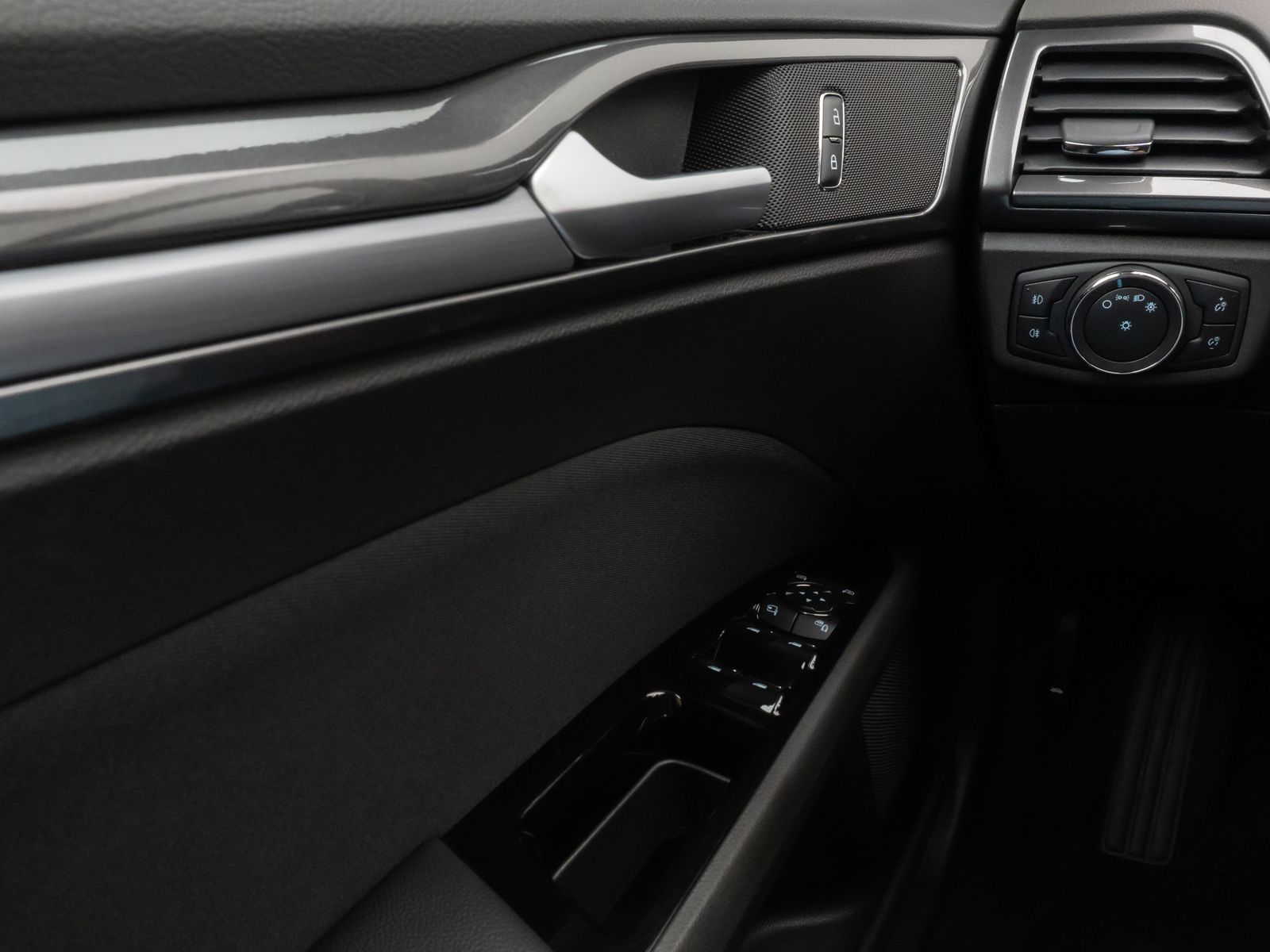 Fahrzeugabbildung Ford Mondeo Turnier Titanium Kamera SYNC StzhzgV/H