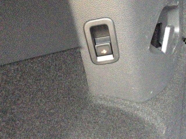 Fahrzeugabbildung Volkswagen Golf VIII TSI Life Standhzg. LED AHK Navi Pano A