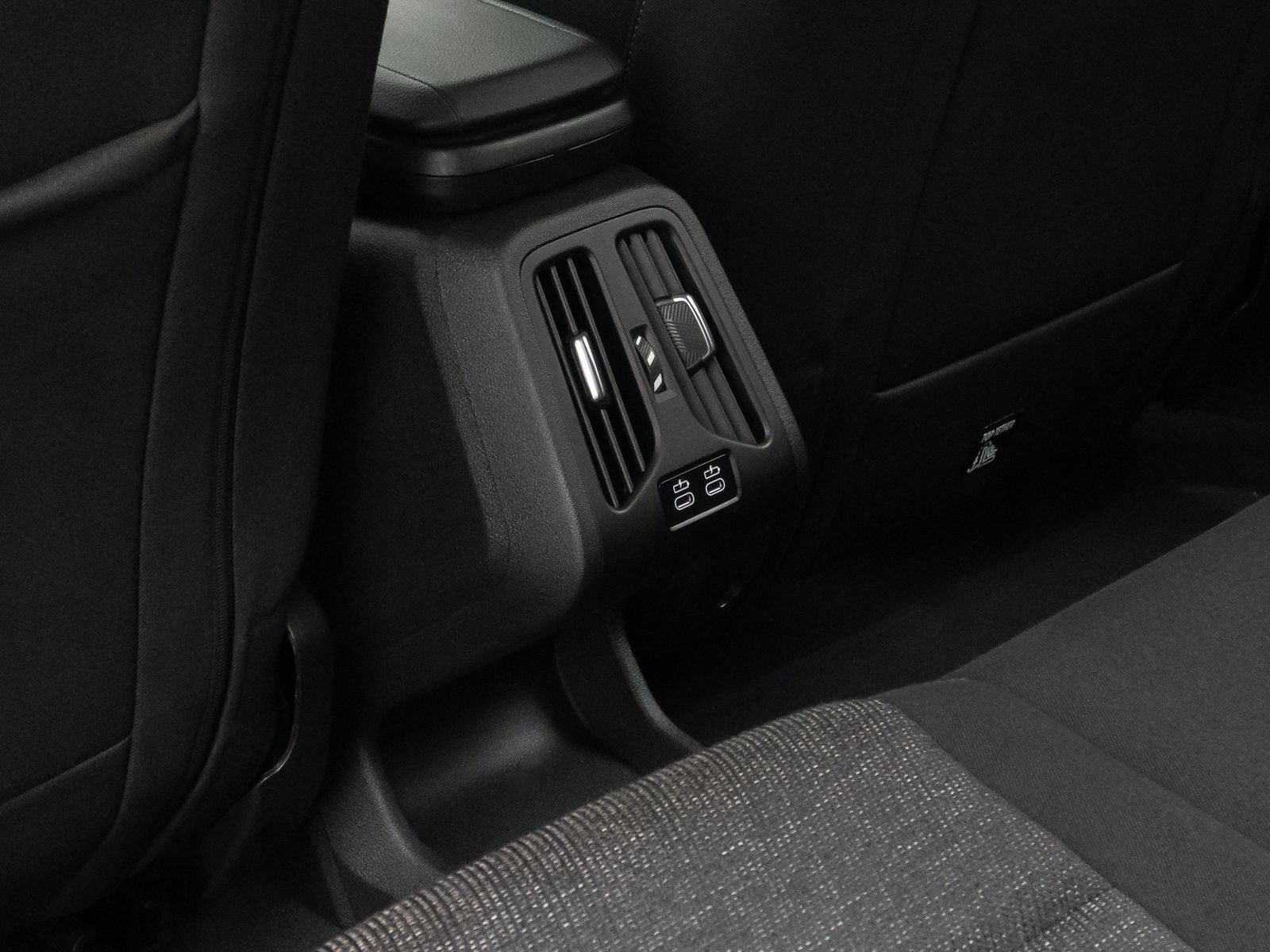 Fahrzeugabbildung BMW 225 Active Tourer DAB ParkAs DriveAss Kamera