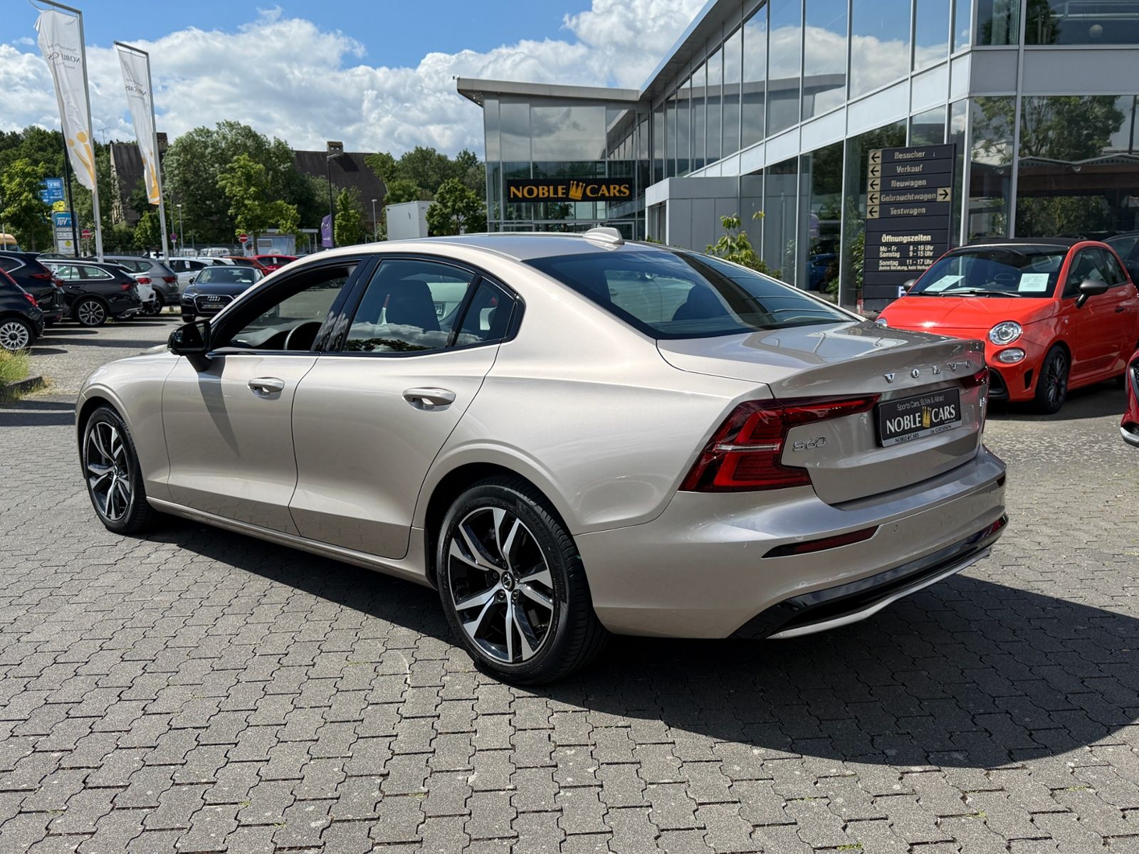 Fahrzeugabbildung Volvo S60 B5 Plus Dark AWD LED ALU