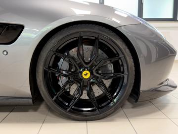 صورة مصغرة 11 لـ 2016 Ferrari GTC4LUSSO