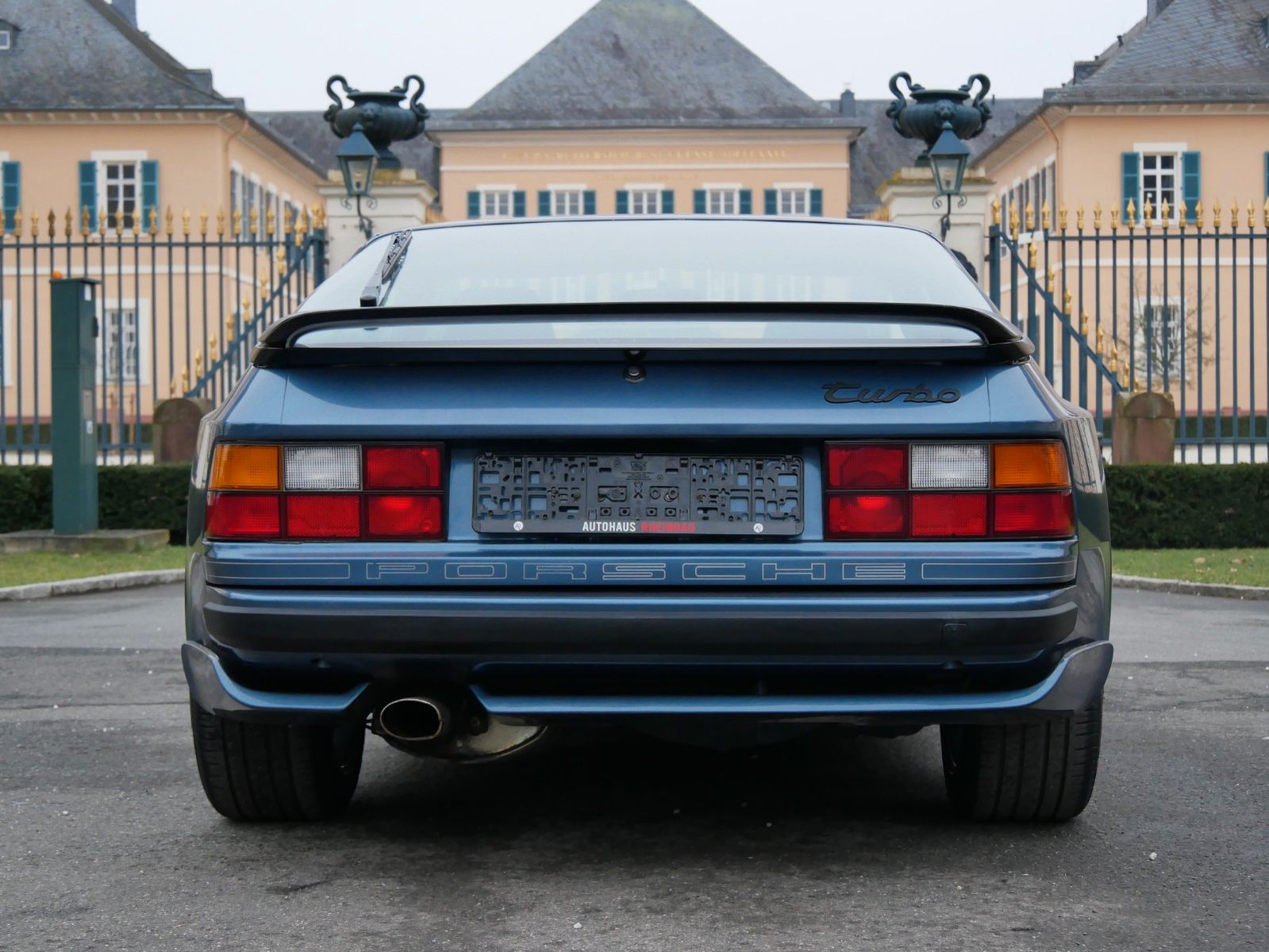 Fahrzeugabbildung Porsche 944 Turbo