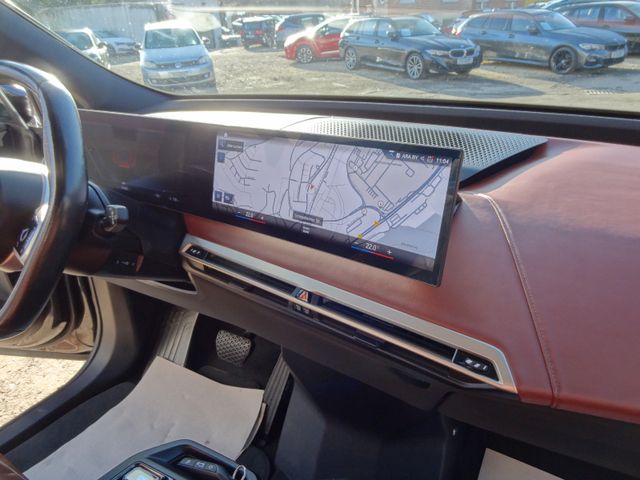 Fahrzeugabbildung BMW iX 40 xDrive Sport/1.Hd/SkyLounge/Laser/Ha/Ka