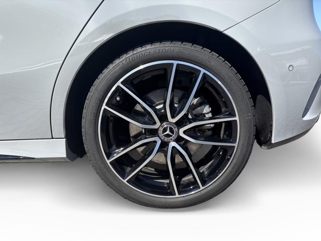 Mercedes-Benz A 250 e AMG PanoramaSD Multibeam Night Burmester