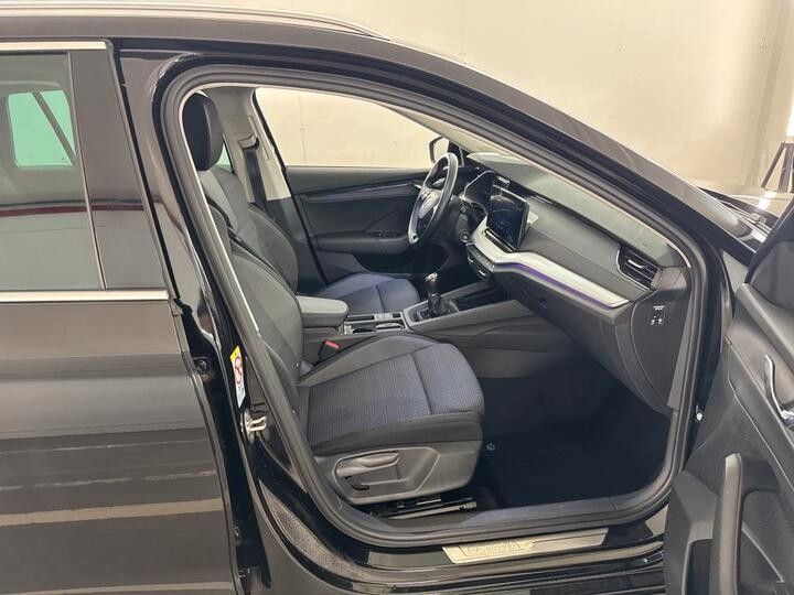 Fahrzeugabbildung SKODA Octavia Combi Ambition TSI NAVI PDC GRA NEBEL 1.